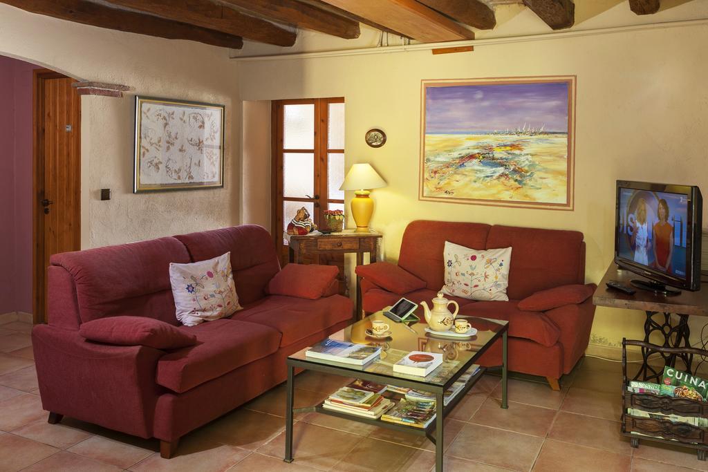 Casa Rural Can Coll Garriguella Exterior foto